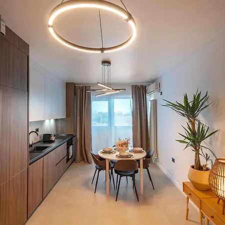 Chestnut In Odyssey Pools N Parking Apartman *