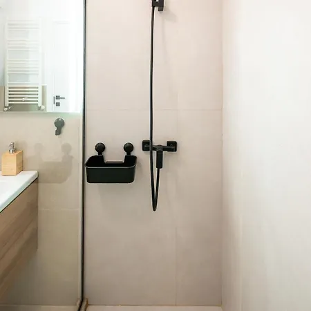 Chestnut In Odyssey Pools N Parking Apartman